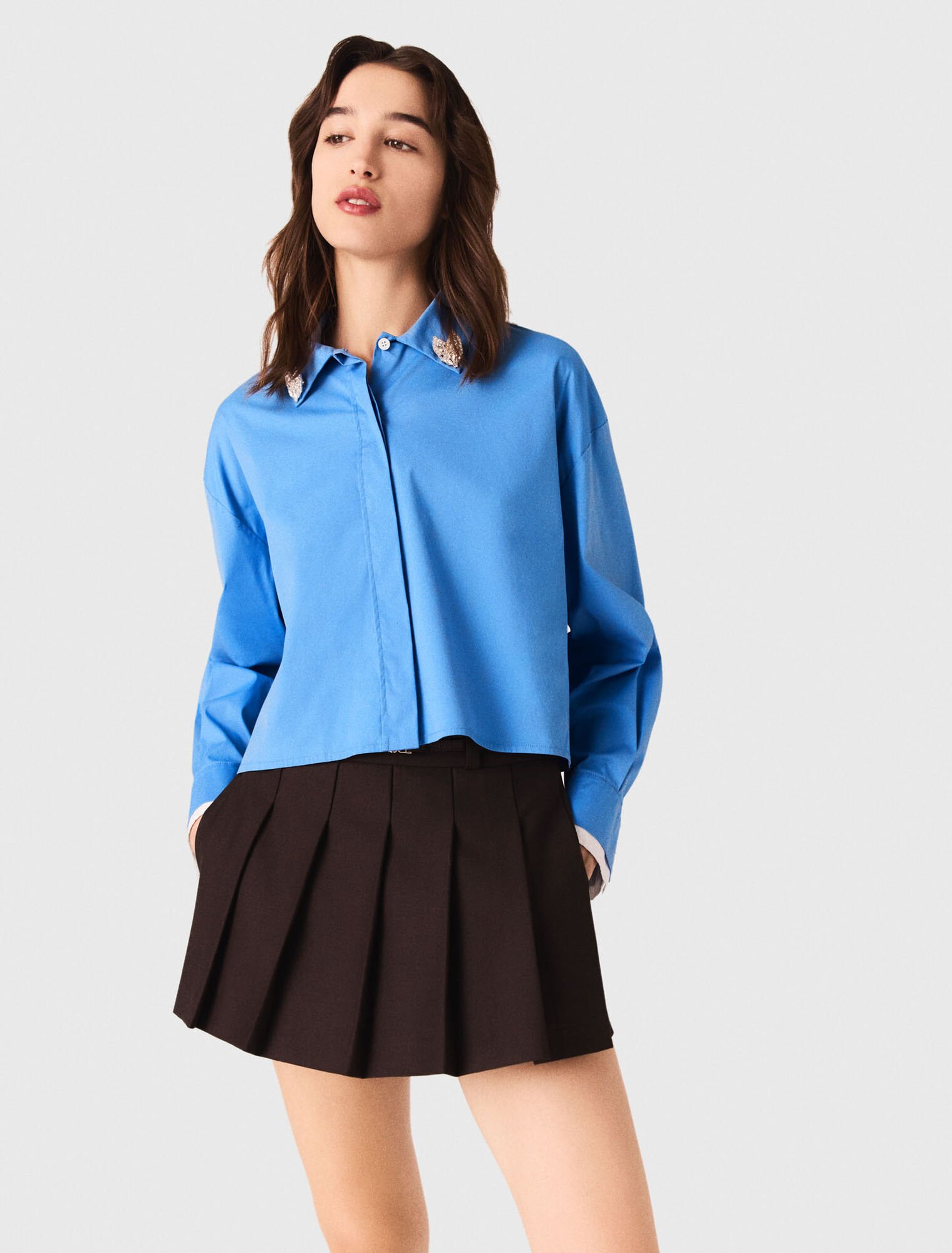 Camicia con gioiello rimovibile