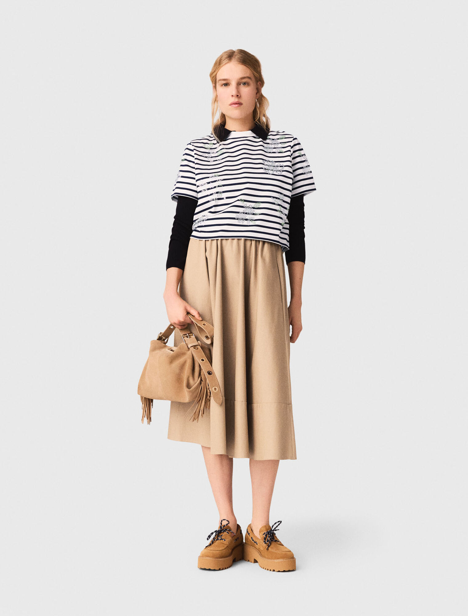 T-shirt a righe e fiori con strass