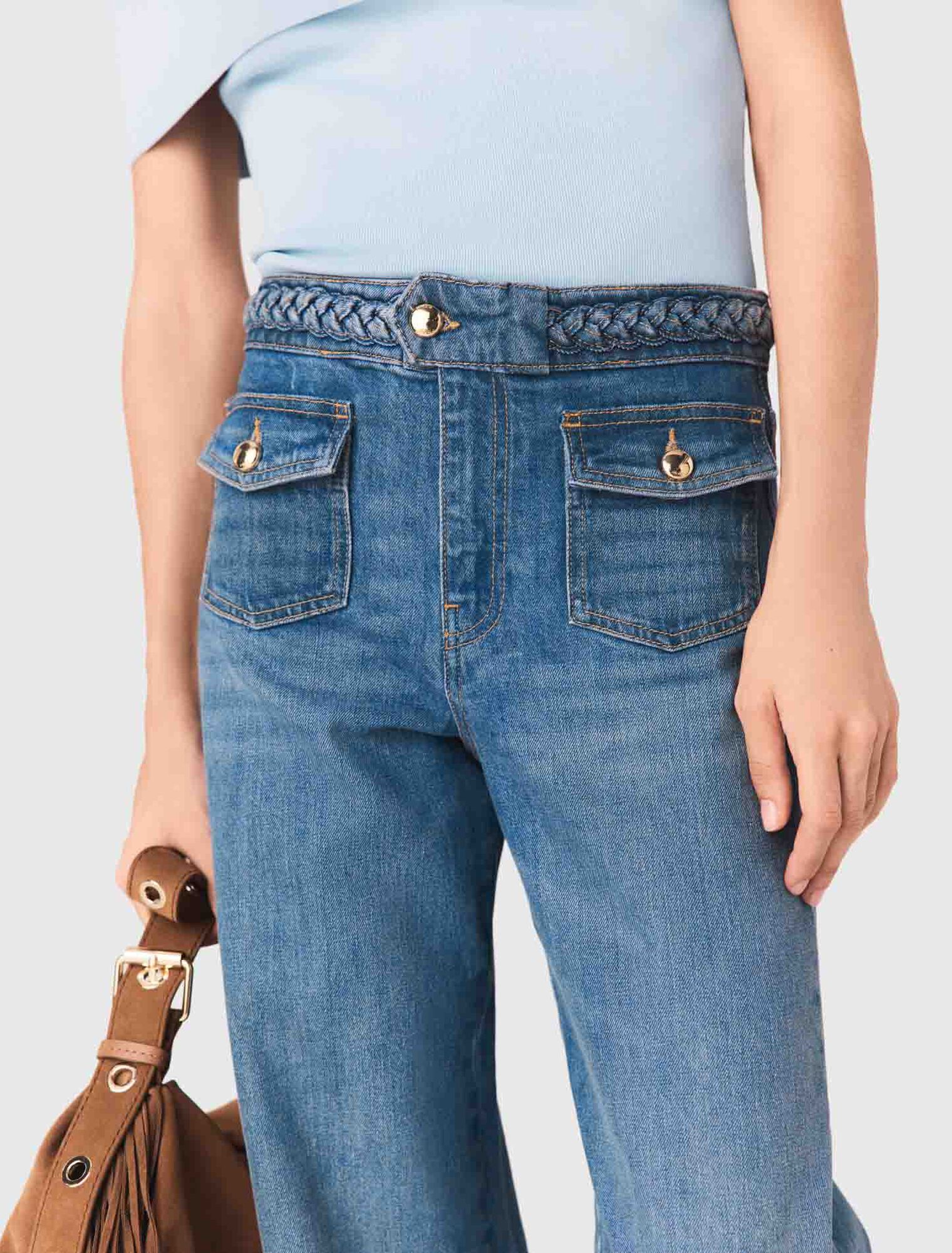 Jeans svasati con trecce