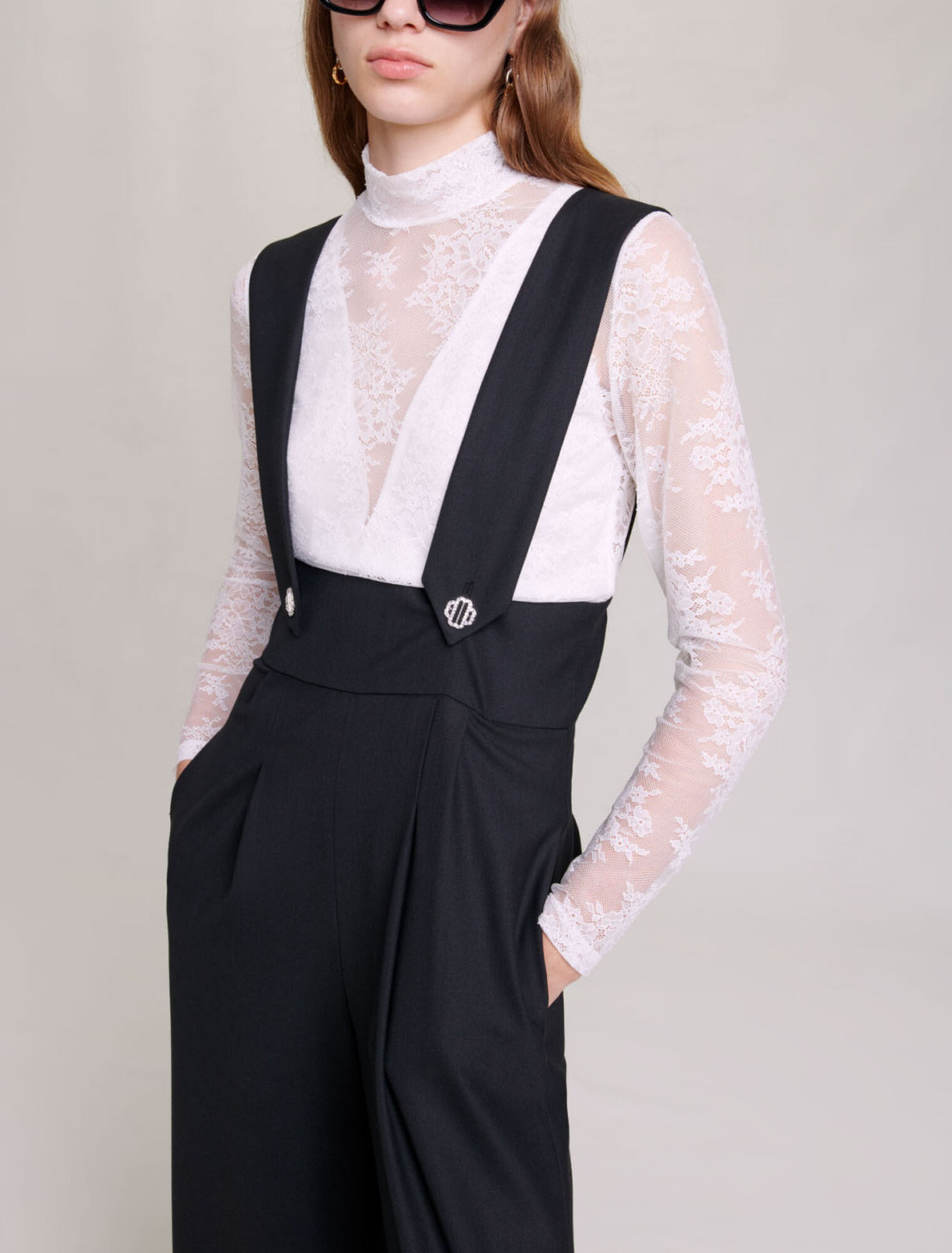 Pantaloni larghi con bretelle