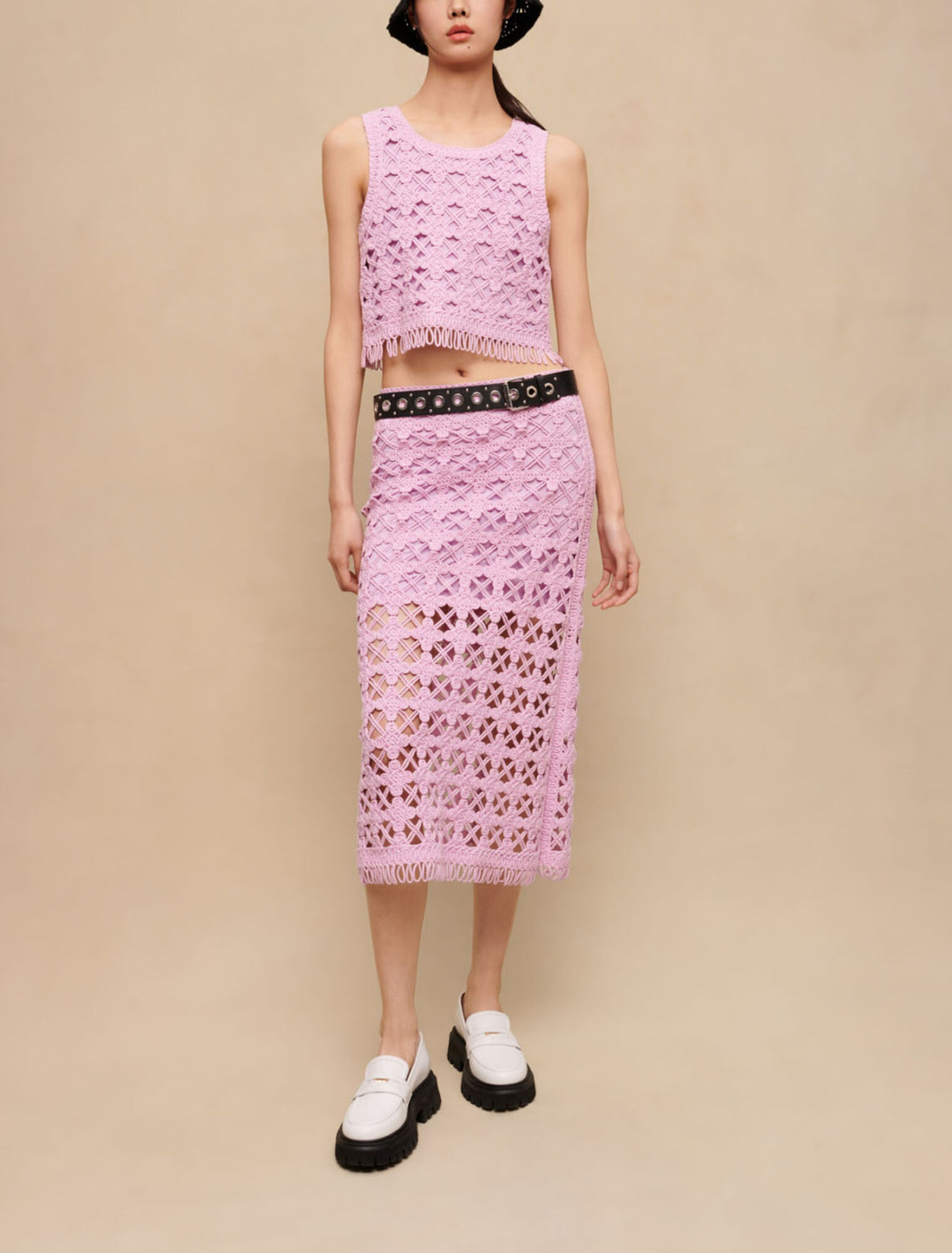 Crop top all'uncinetto