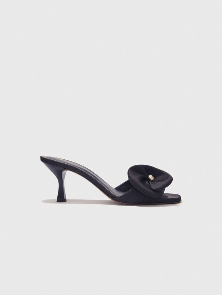 Mules in tessuto con fiore in raso