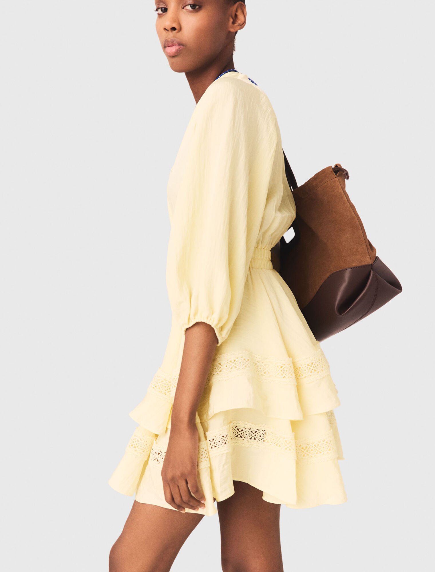 Abito corto con volant