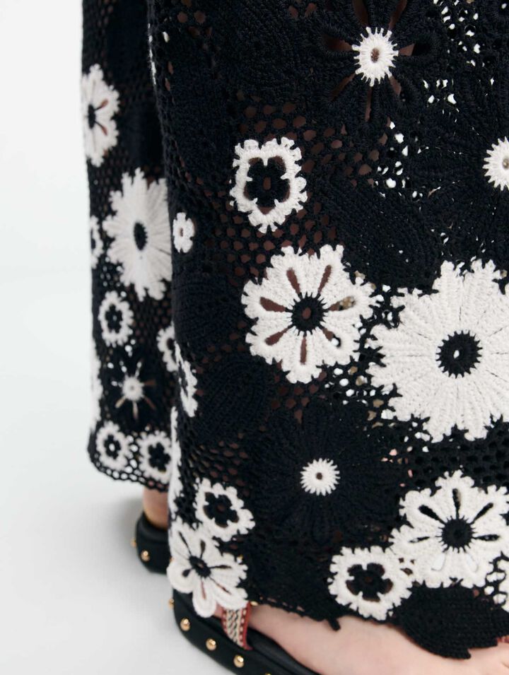 Pantaloni in crochet floreale