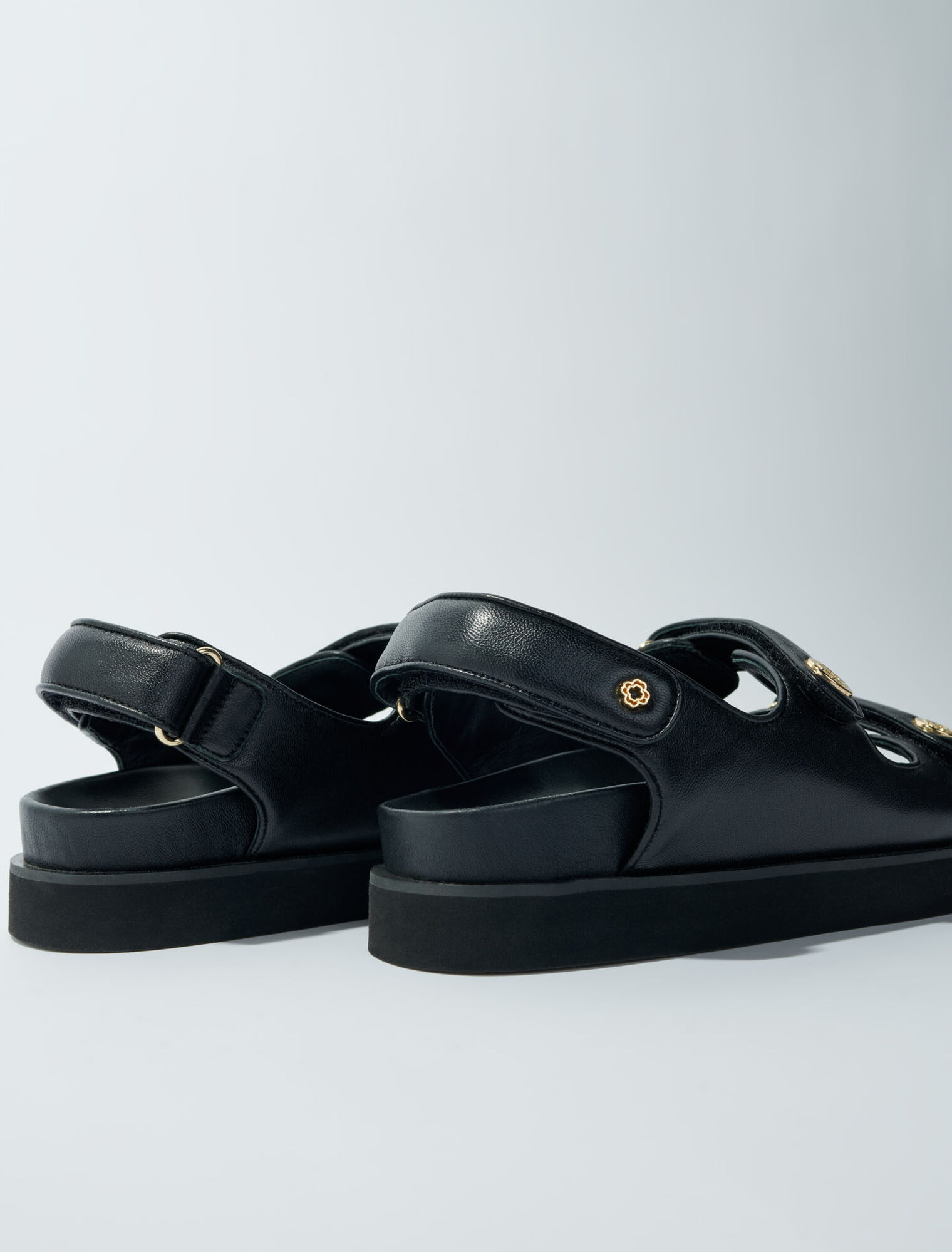 Sandali in pelle con suola piatta