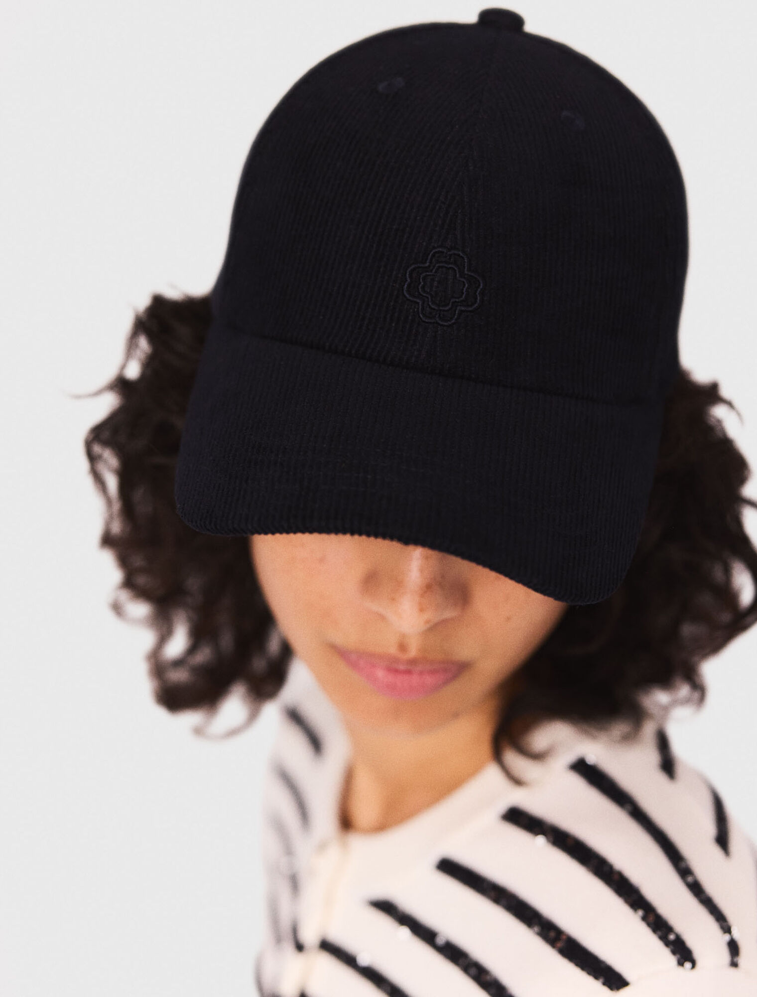 Cappello in velluto a coste