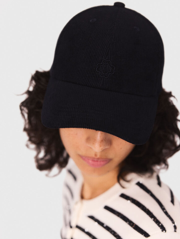 Cappello in velluto a coste