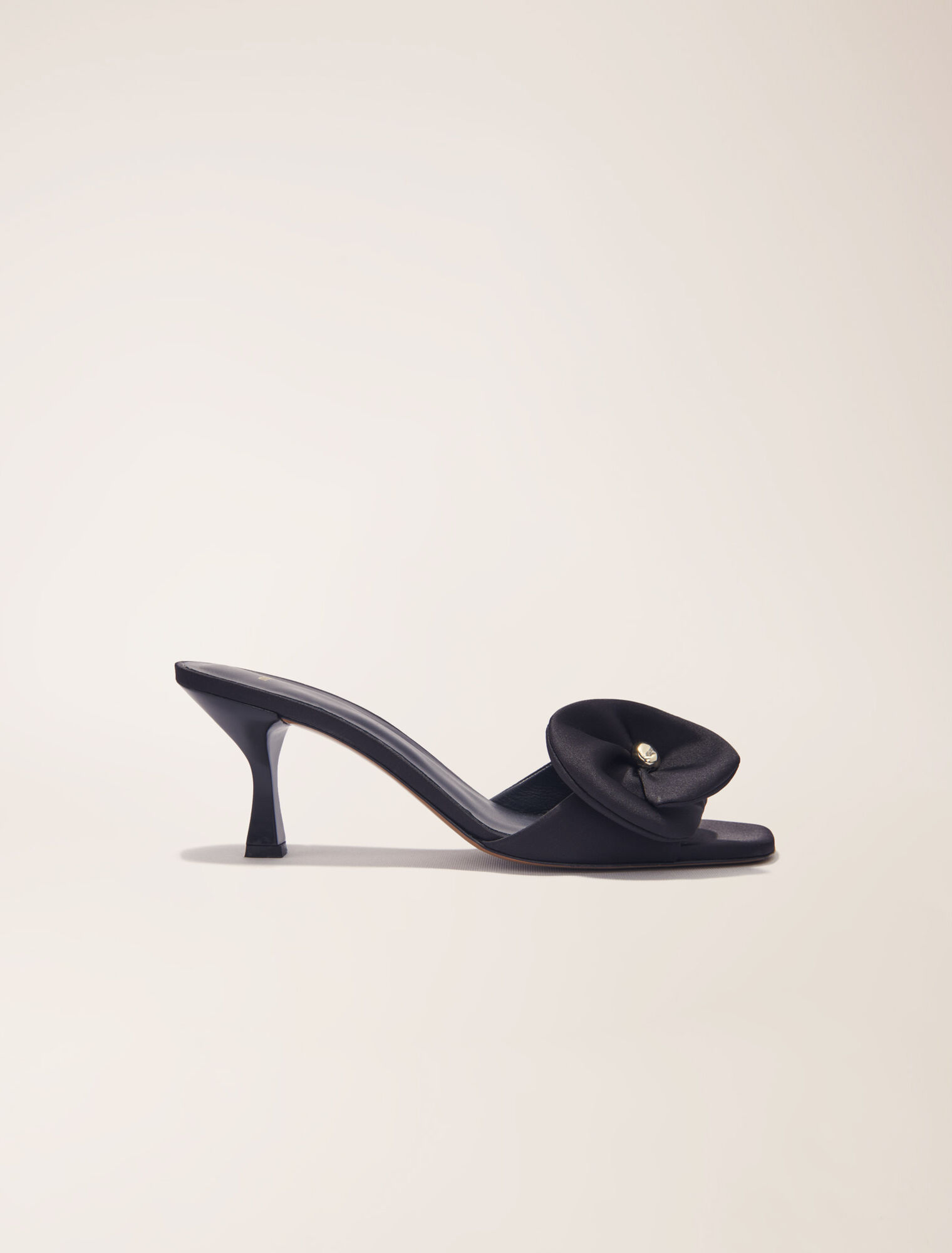 Mules in tessuto con fiore in raso