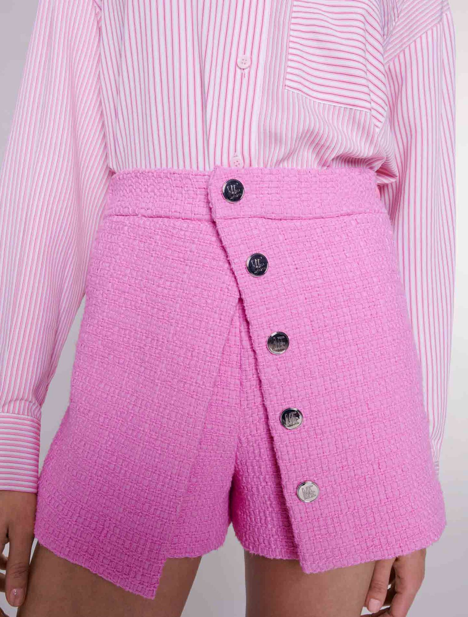 Shorts in tweed con falda