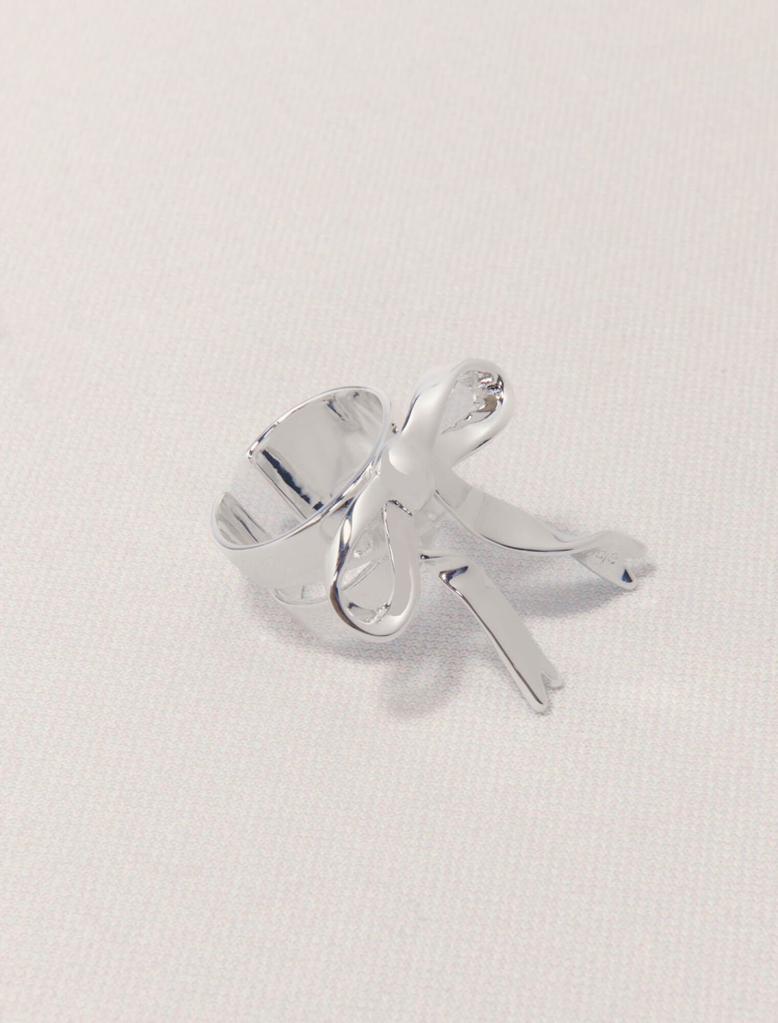 Anello aperto con fiocco argentato