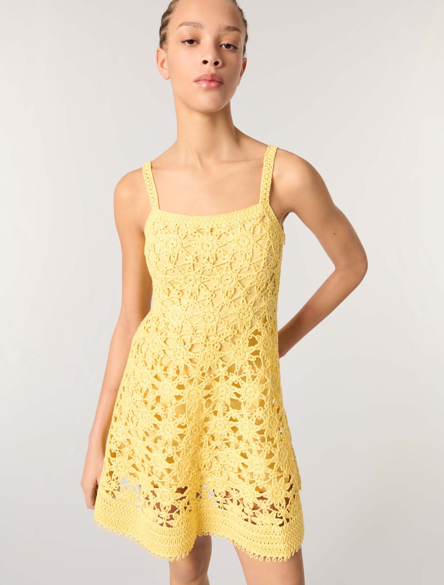 Abito corto con spalline in crochet