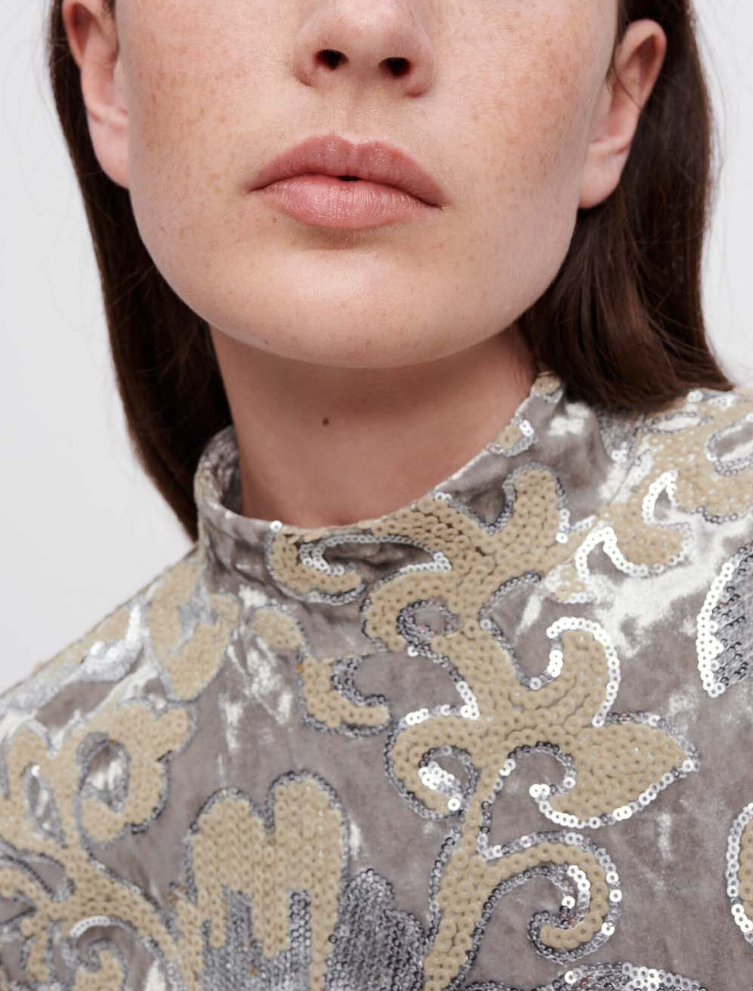 Crop top in velluto ricamato