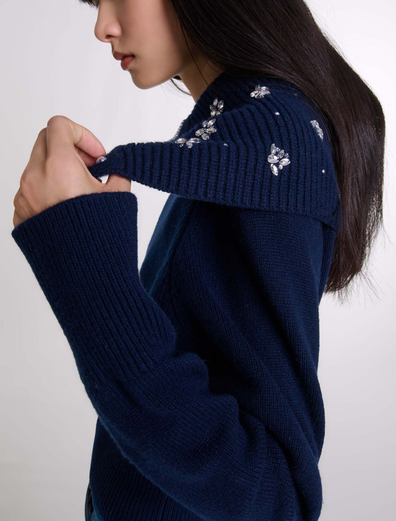 Cardigan con colletto bijoux