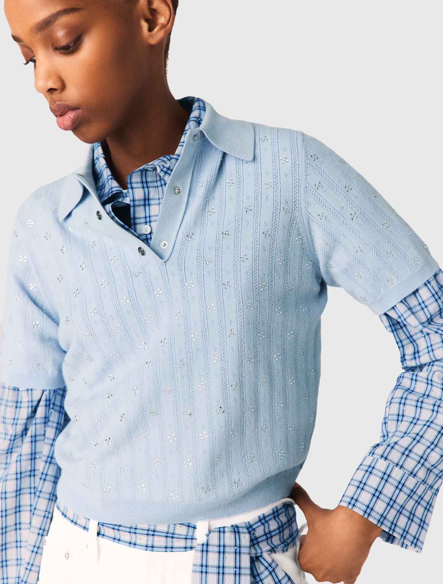 Pull corto strassato davanti