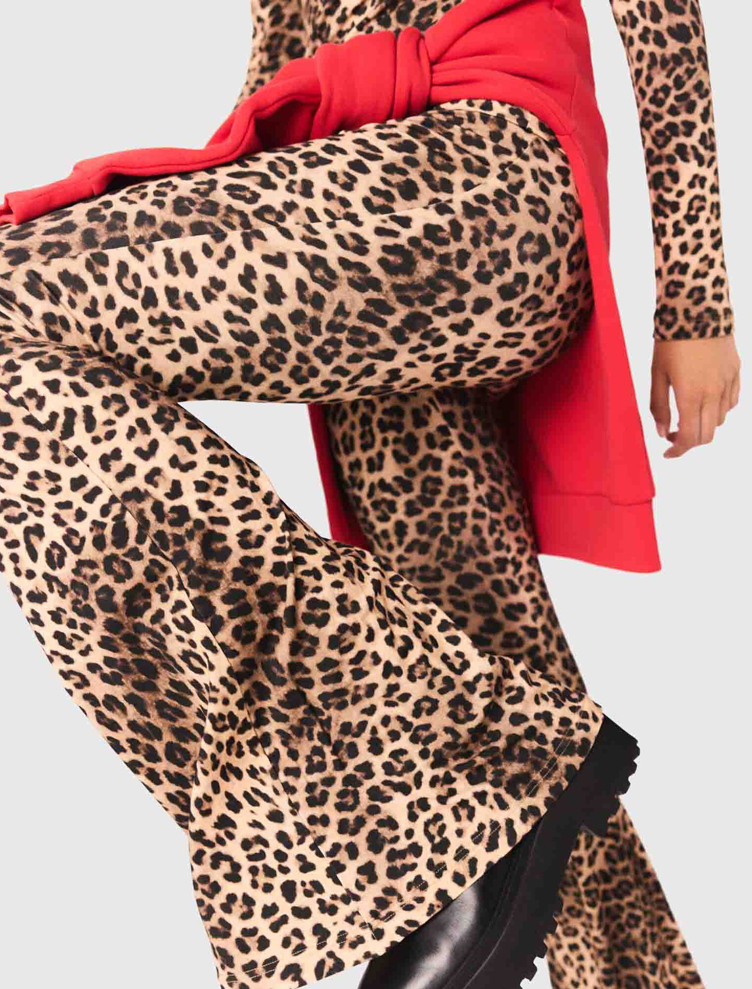Leggings svasati stampa leopardo
