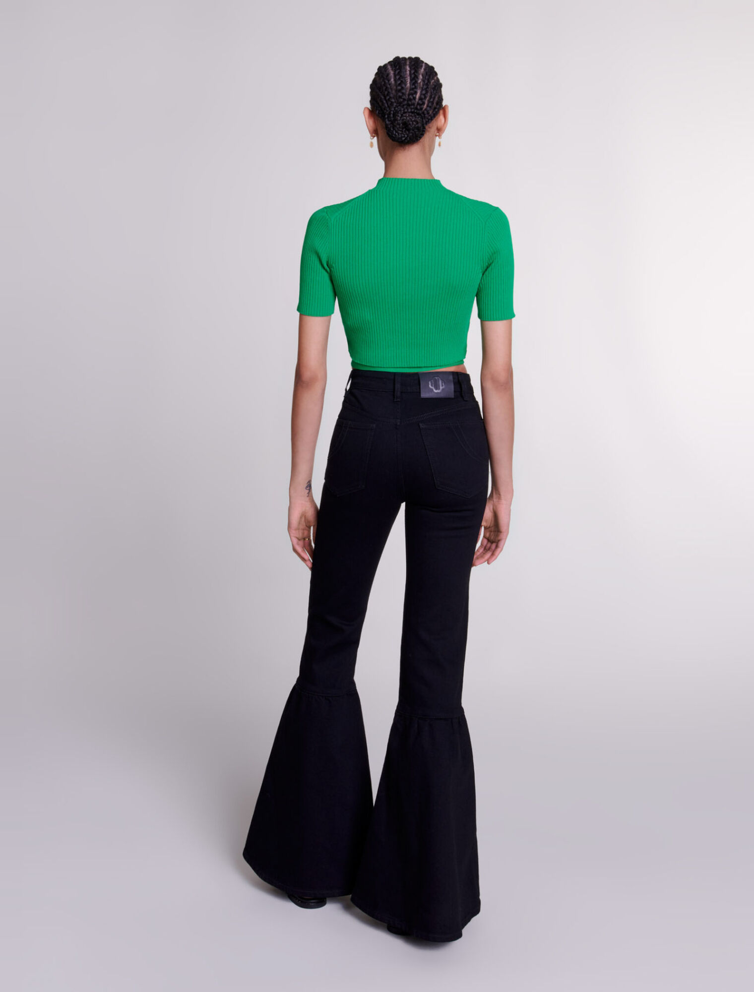 Top corto in maglia con lacci