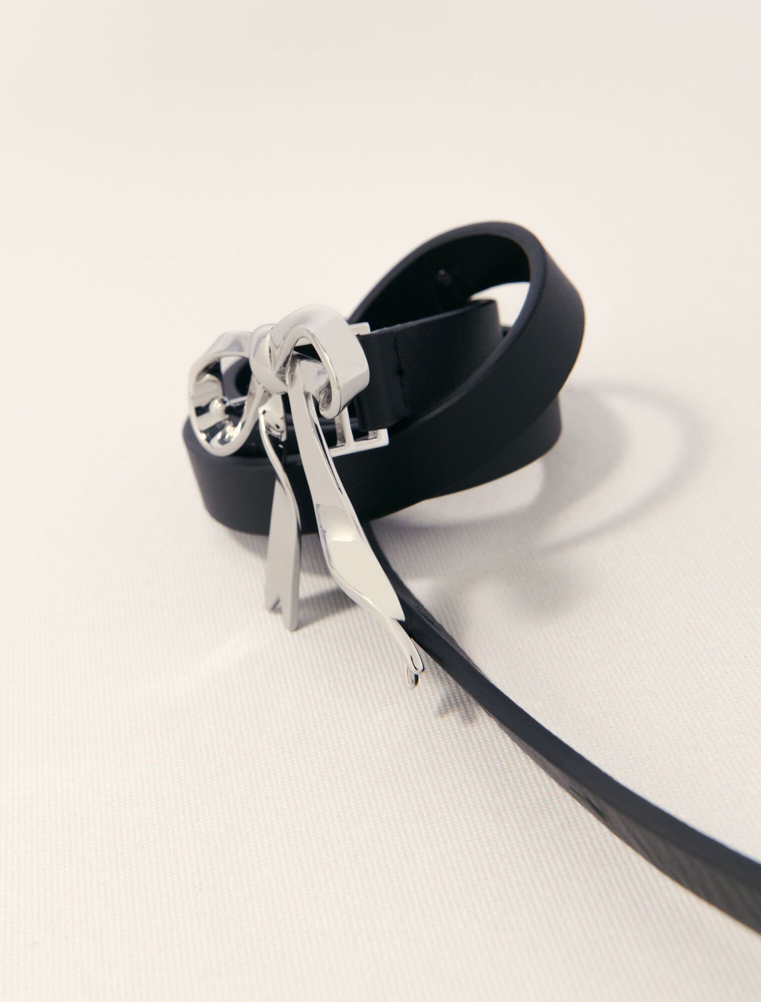 Cintura sottile in pelle con fiocco