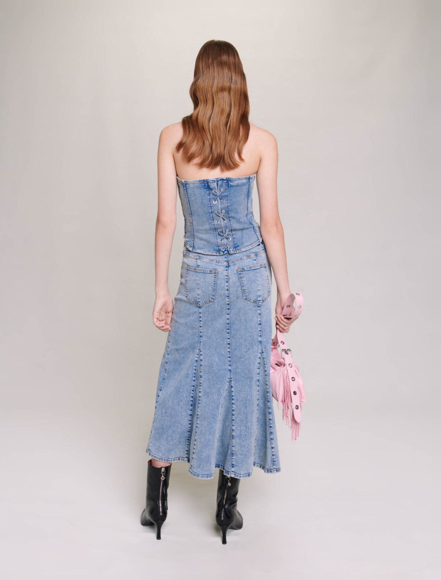 Top a bustier in jeans
