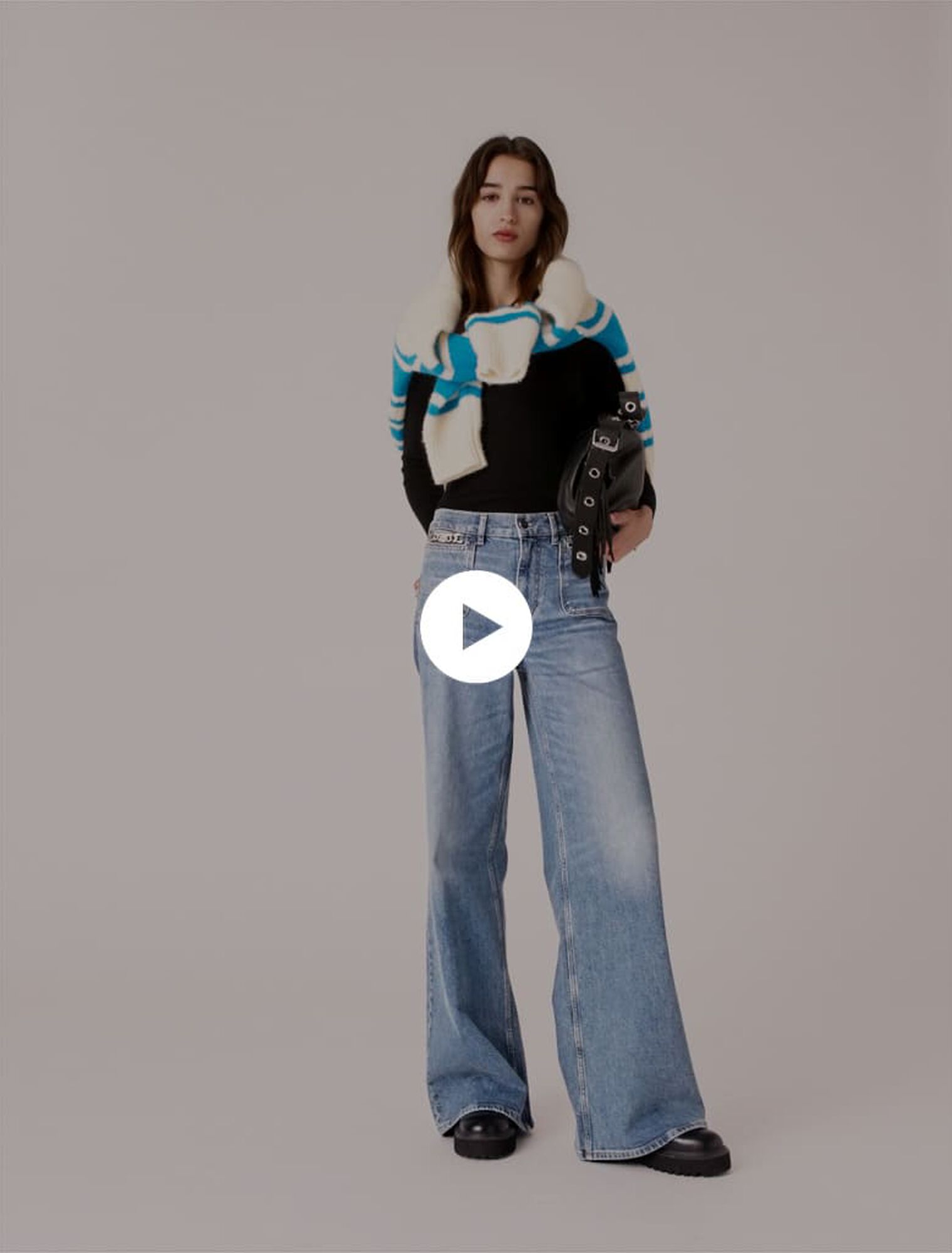 Jeans svasati con catena