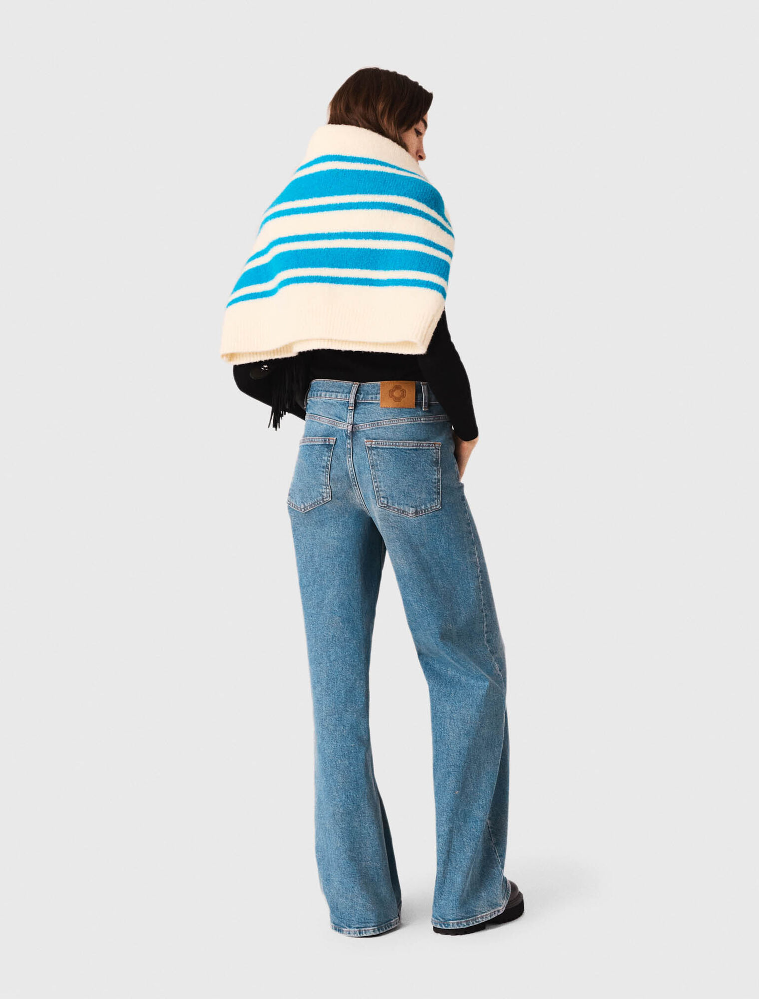 Jeans svasati con catena