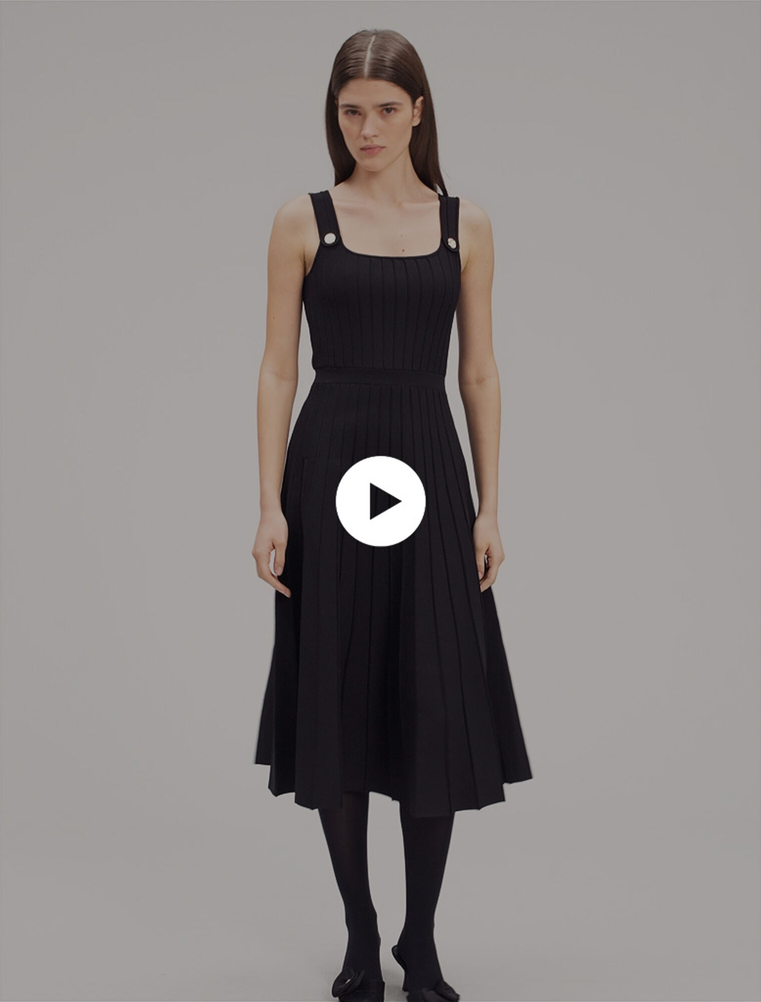 Abito midi in maglia plissettata