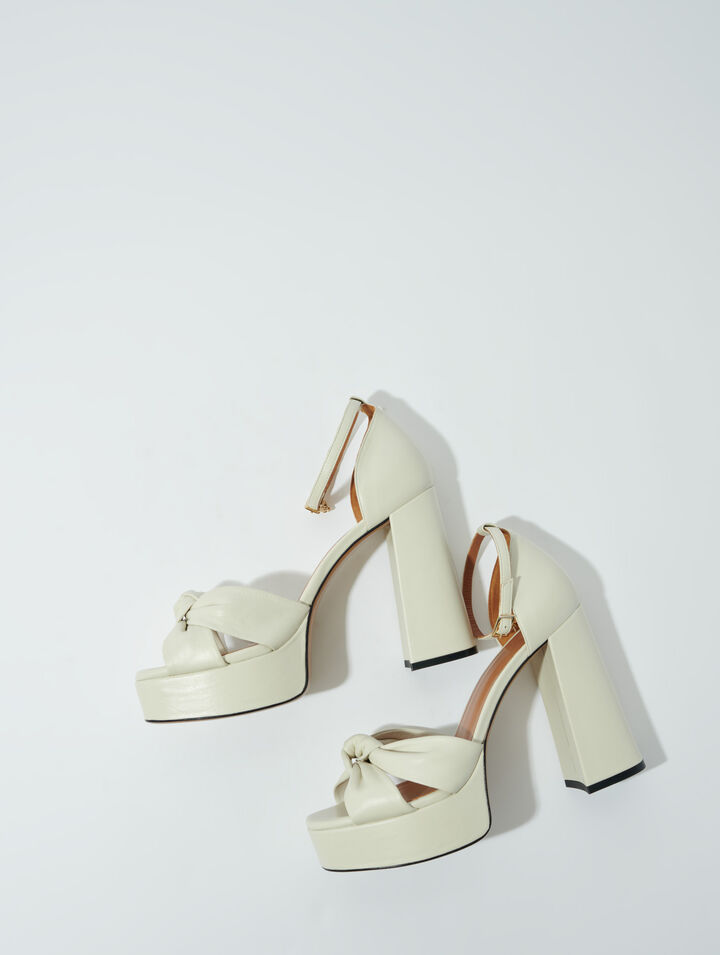 Sandali in pelle con zeppa