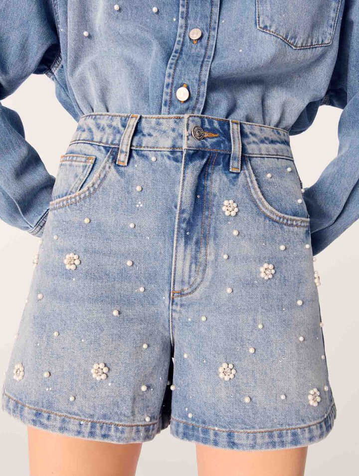 Shorts in denim con perle ricamate