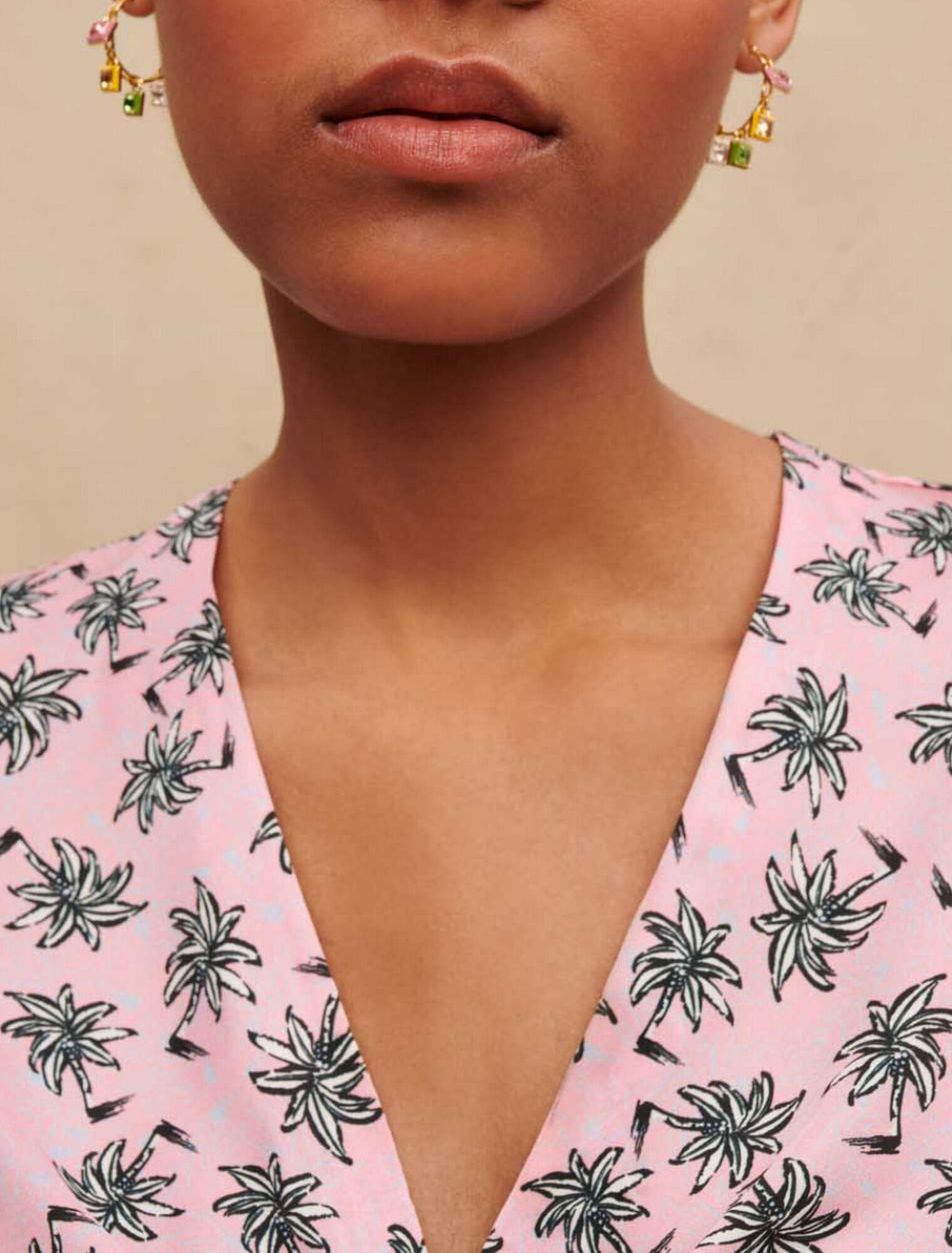 Crop top con stampa di palme