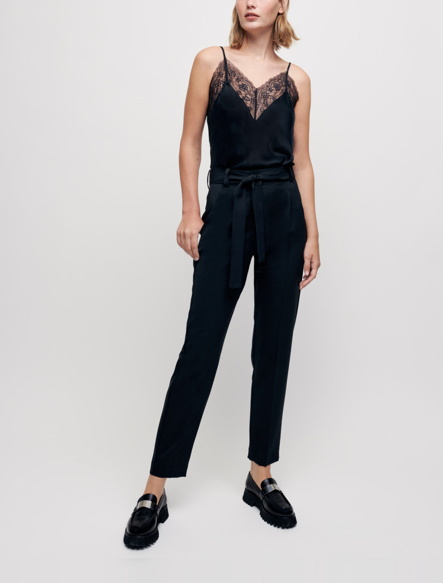 Pantaloni a vita alta con cintura