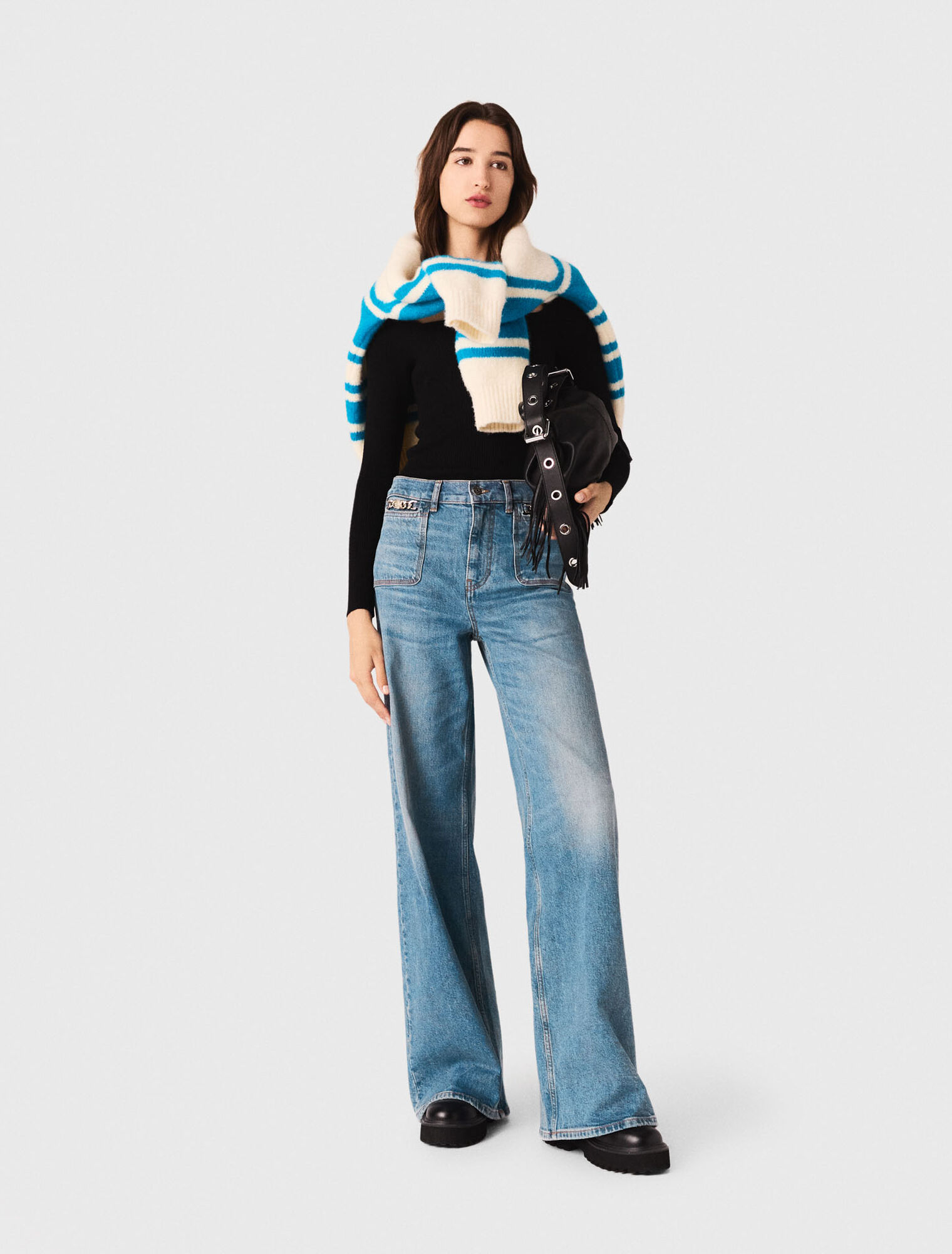Jeans svasati con catena