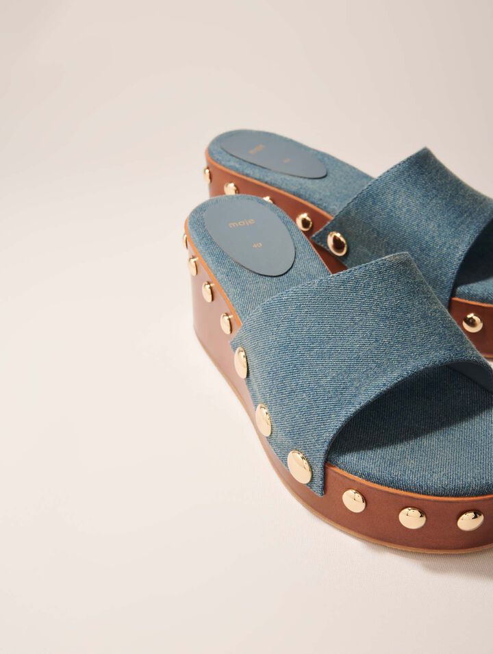 Mules con zeppa in denim e borchie