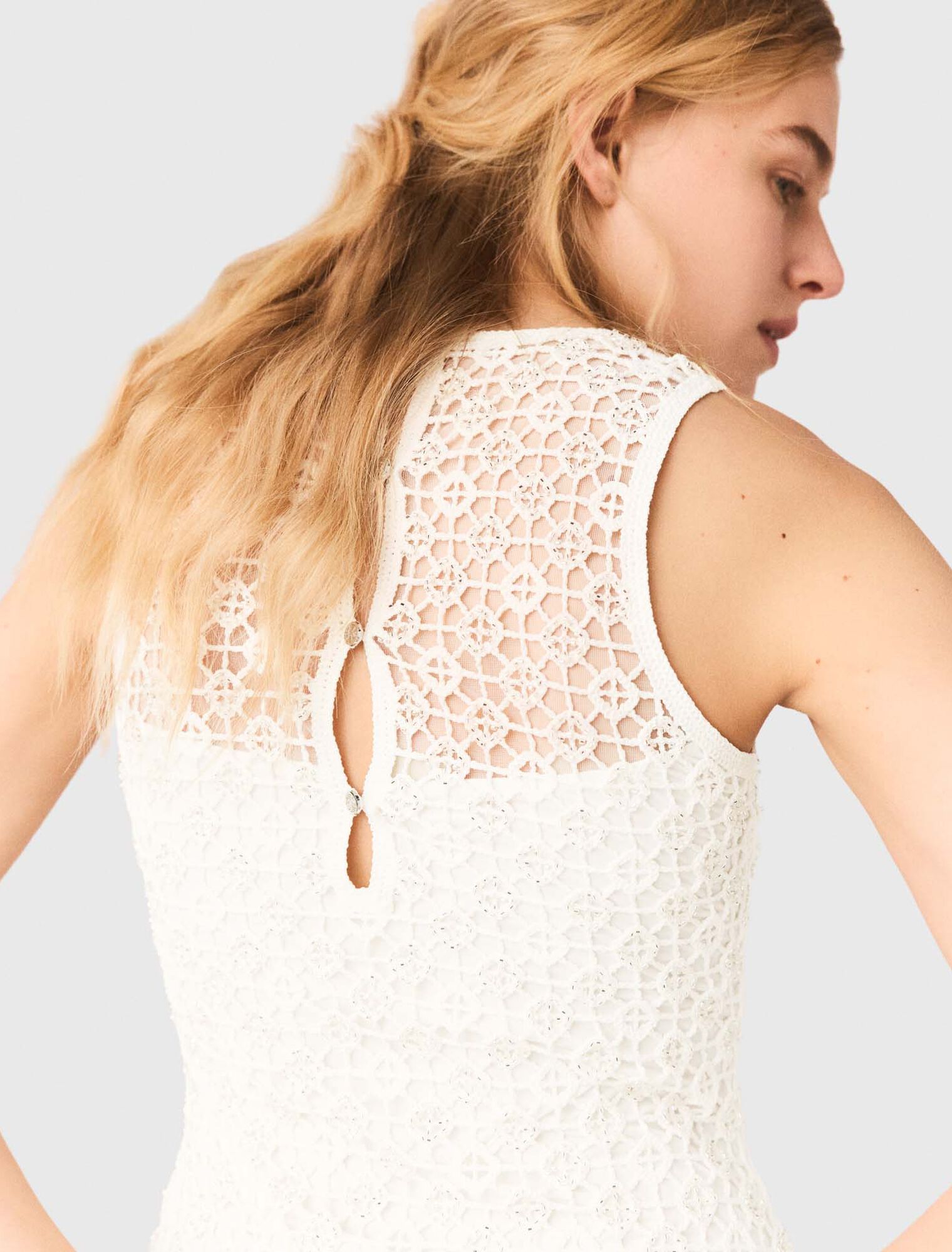 Abito lungo in crochet e strass