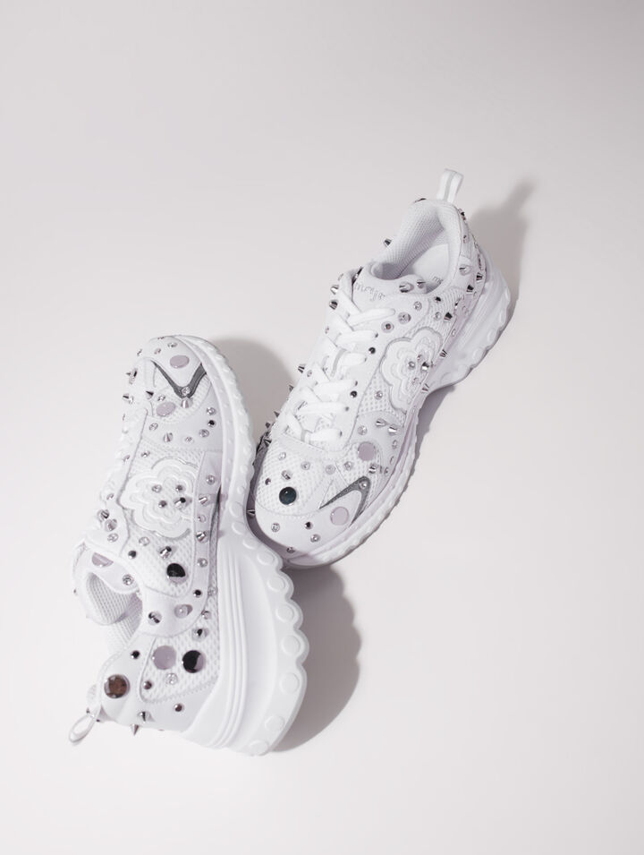 Sneaker M con borchie