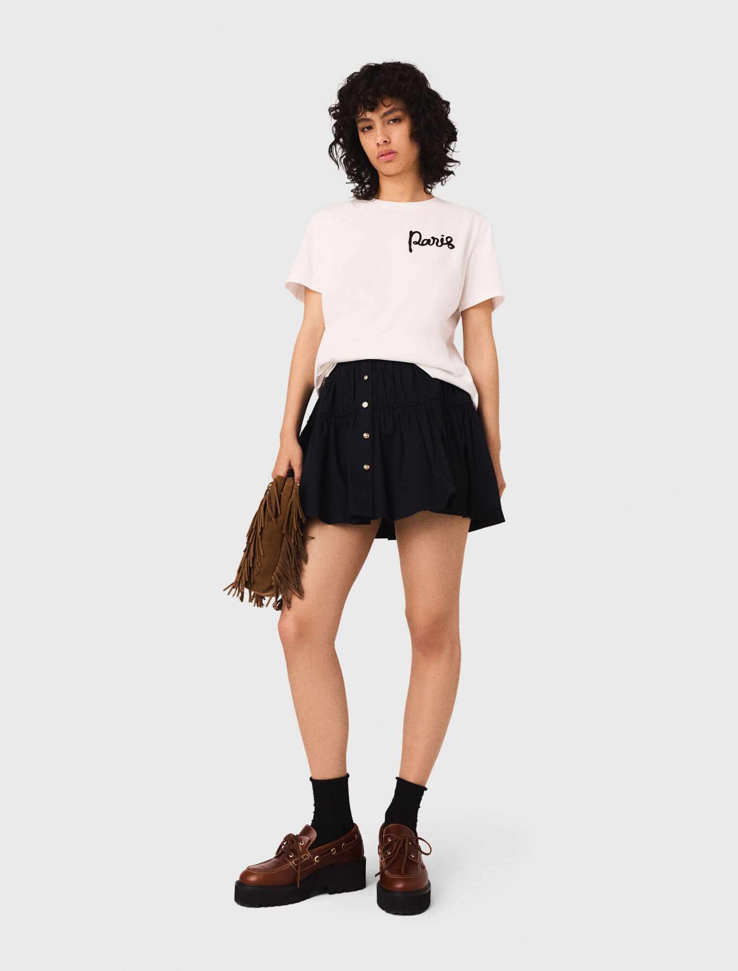 T-shirt con logo Paris ricamato