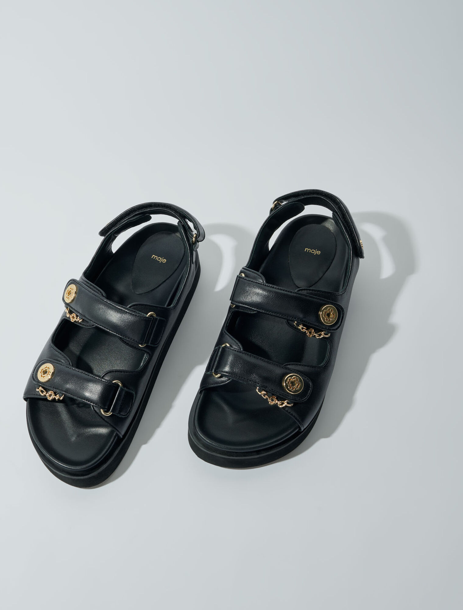 Sandali in pelle con suola piatta