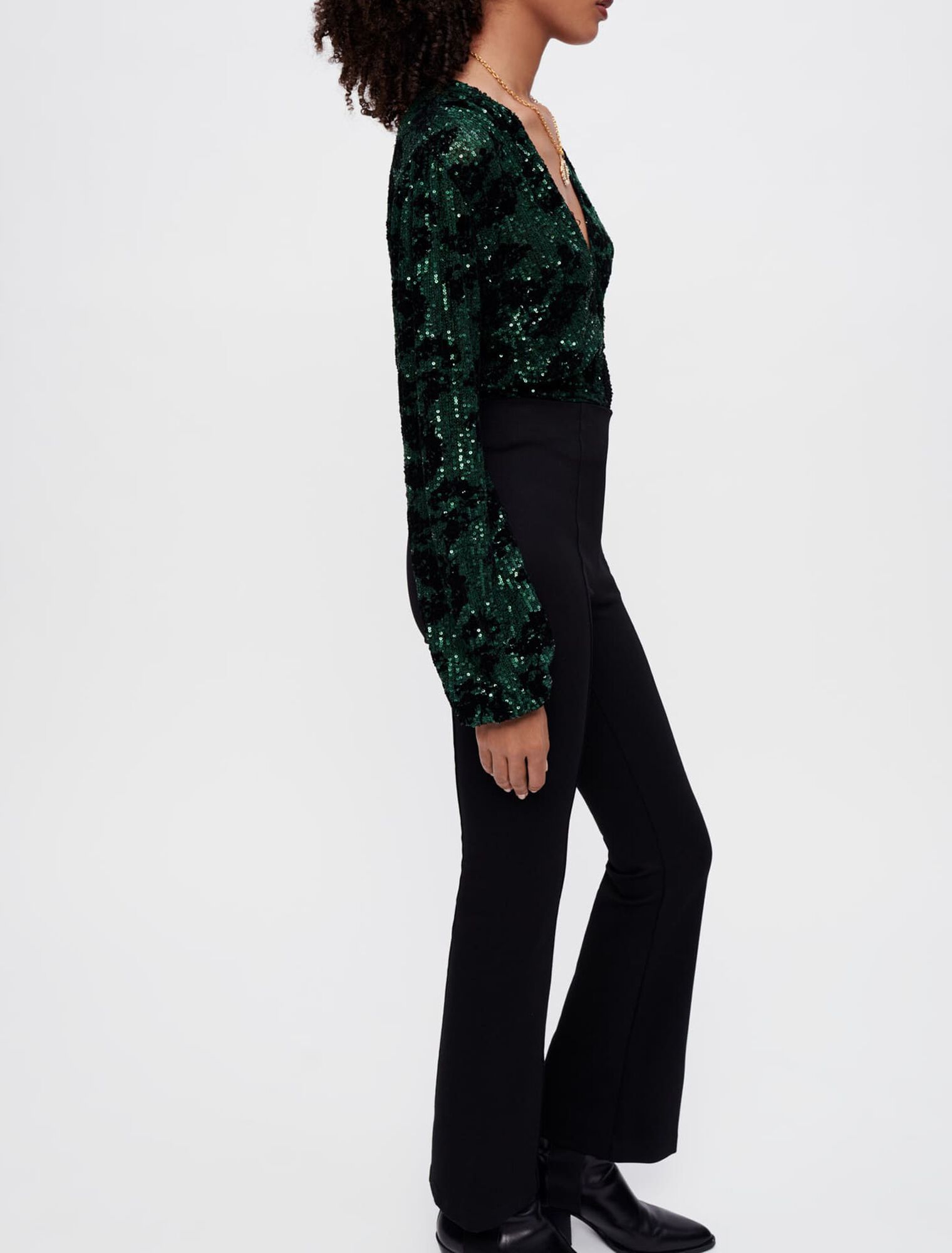Top interamente ricamato con paillettes