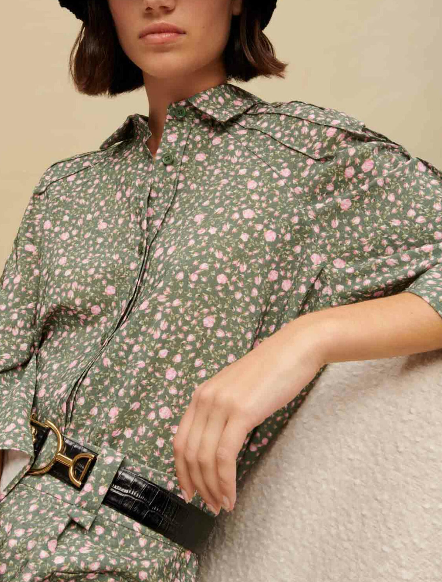 Camicia con stampa di boccioli di rosa
