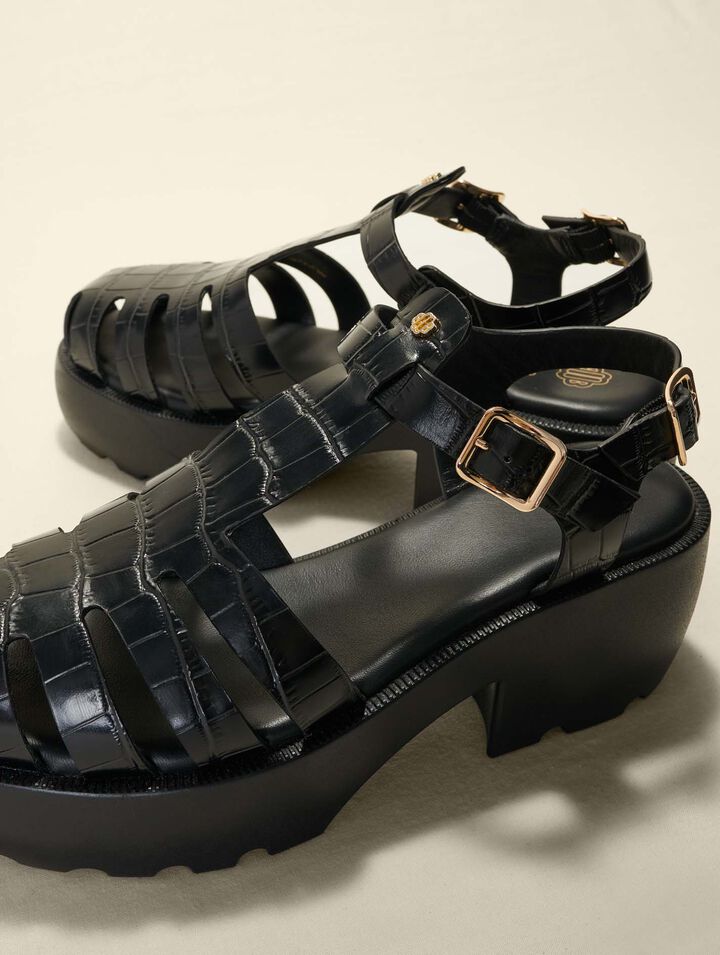 Sandali dentellati in pelle