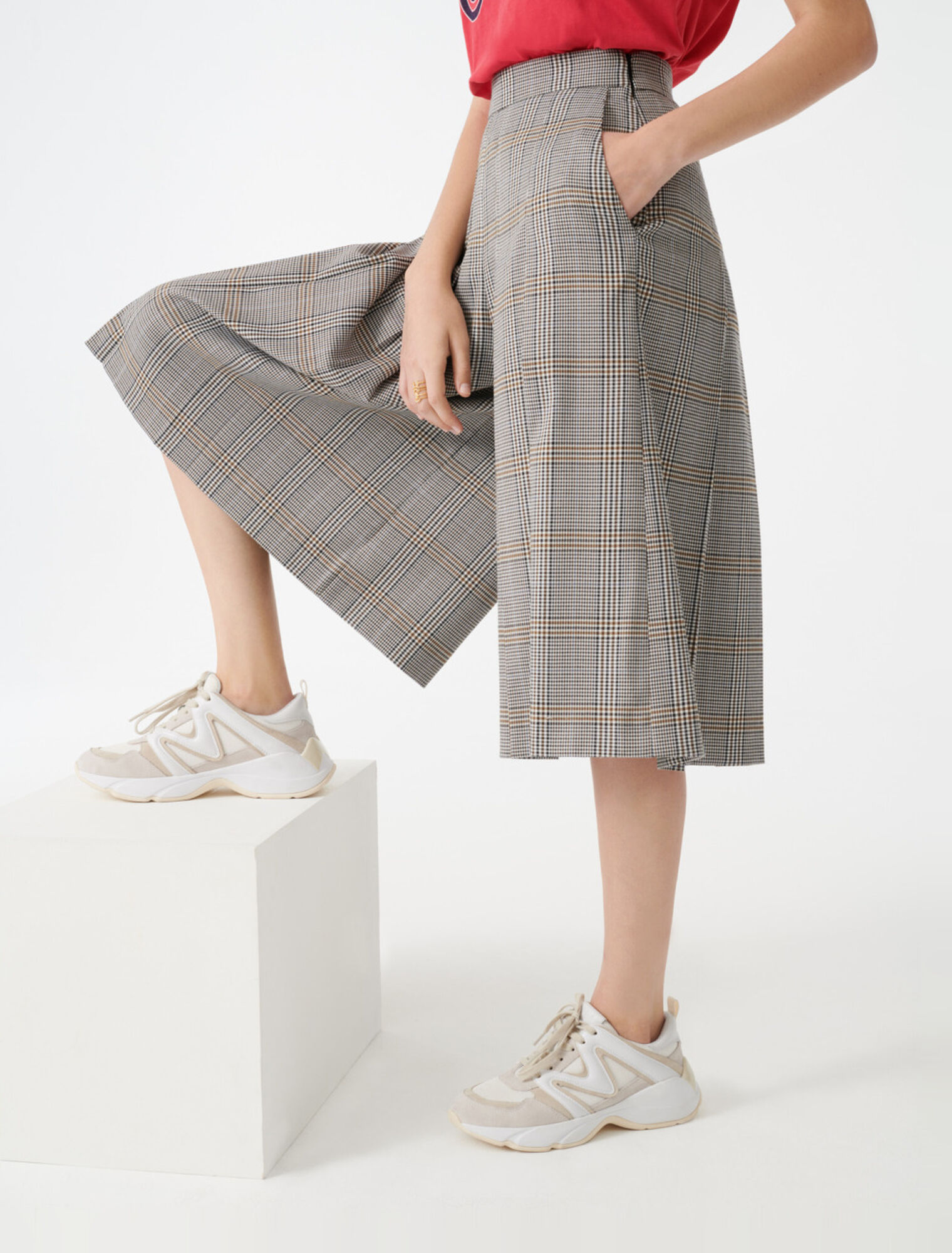 Pantaloni a quadri stile bermuda