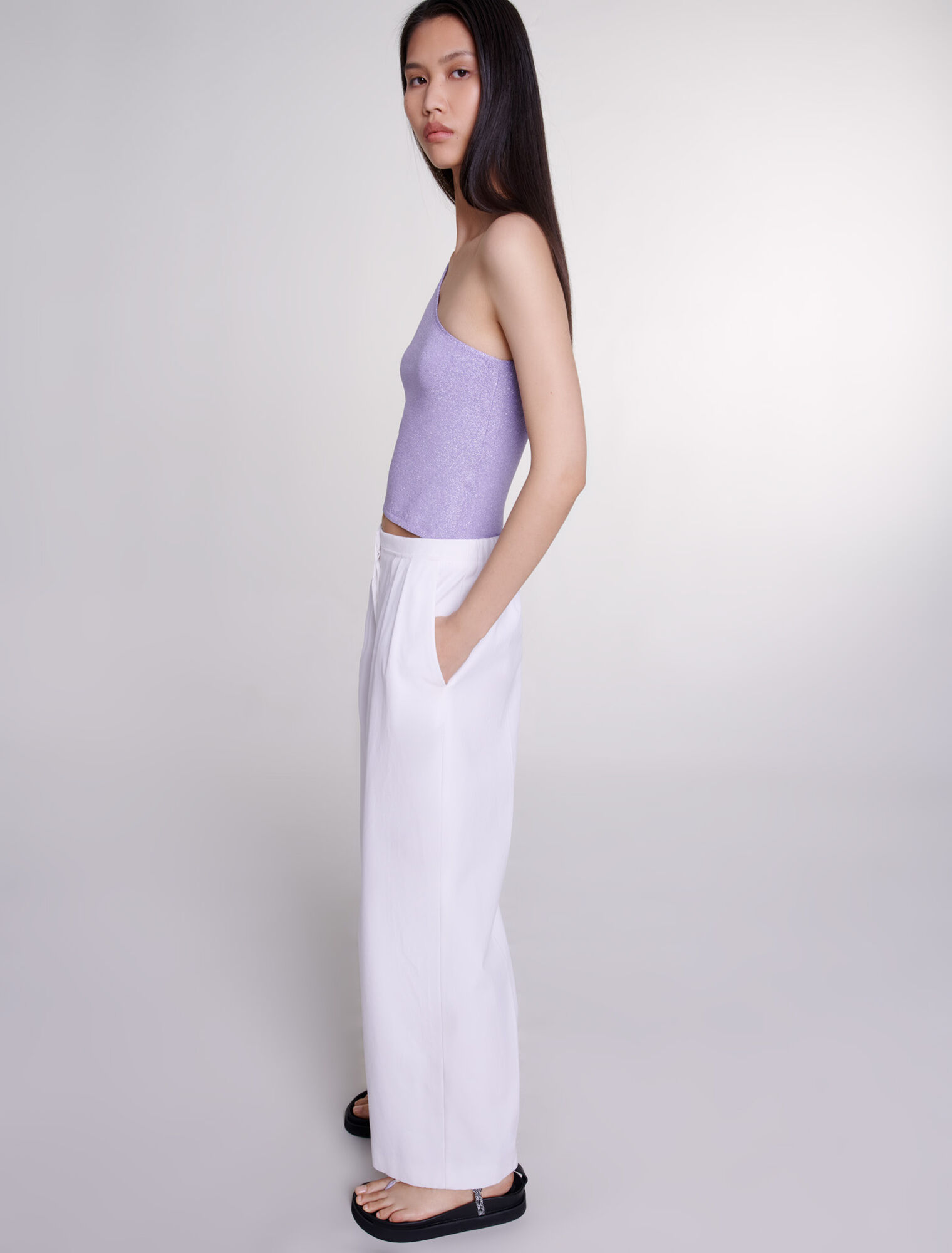 Pantaloni larghi