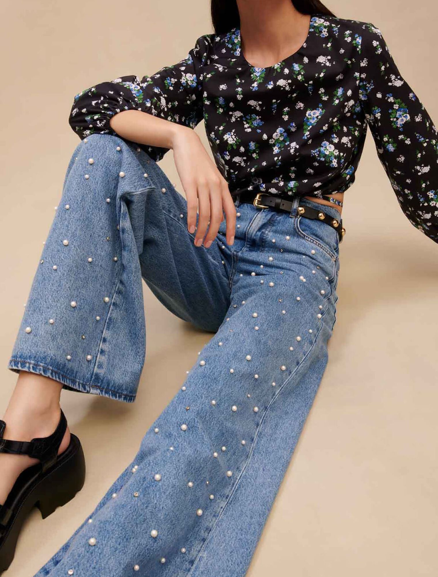 Jeans larghi ornati da perle