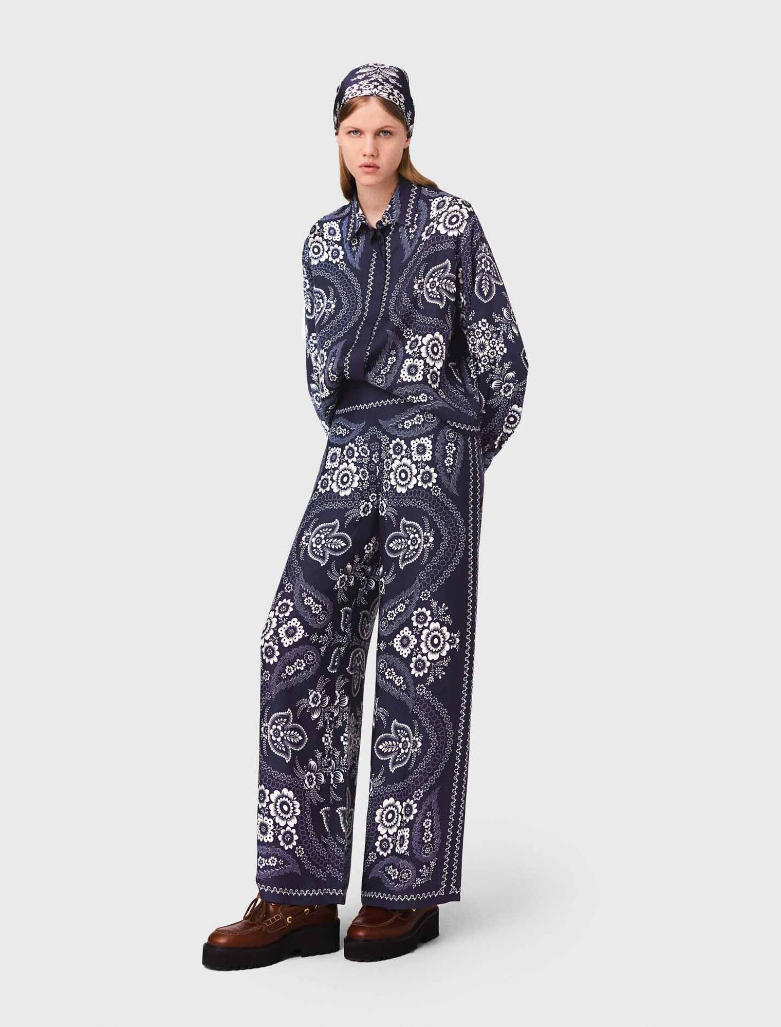 Pantaloni fluidi con stampa