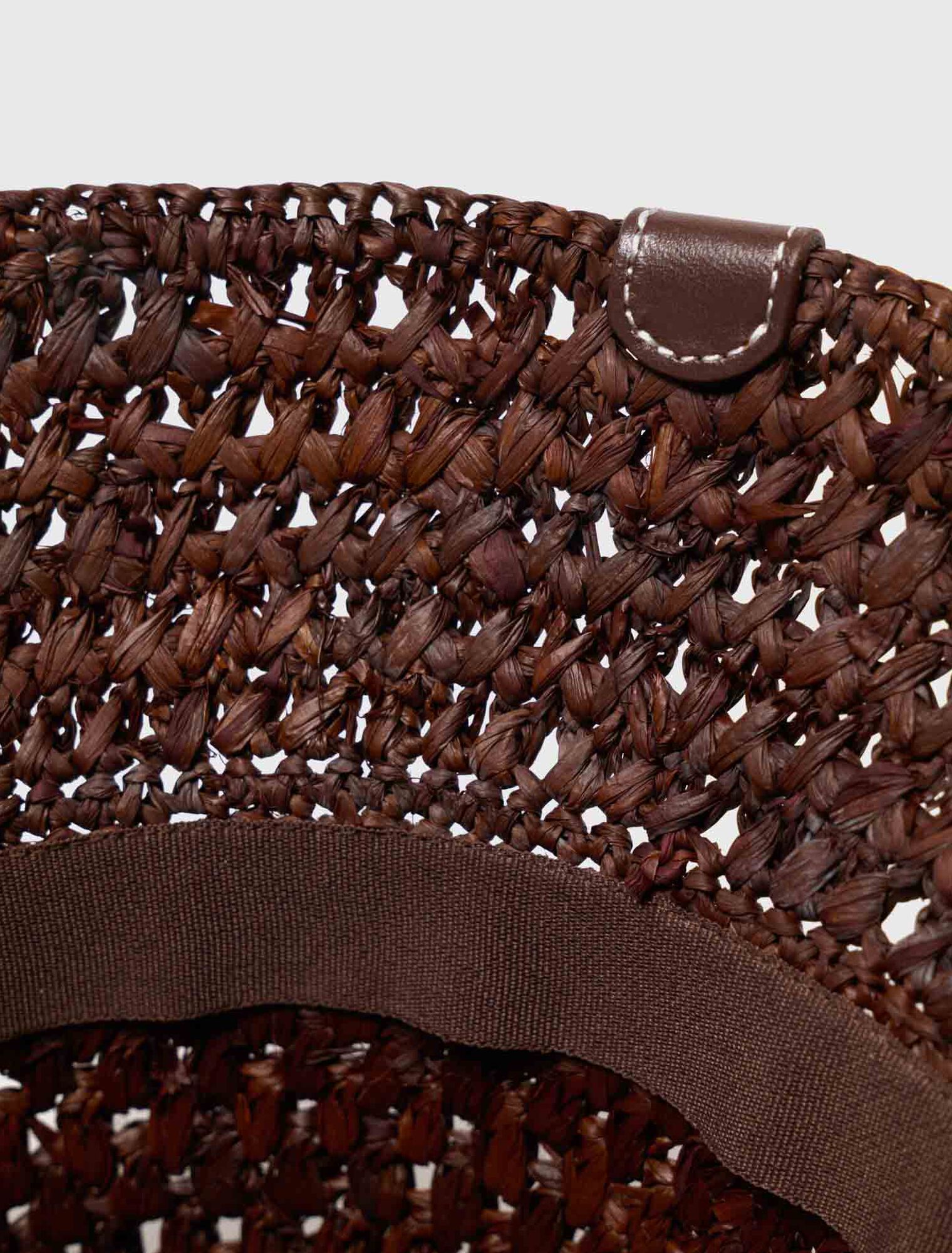 Bucket Hat in rafia all'uncinetto