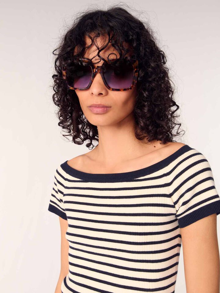 Top maglia a coste scollo barchetta