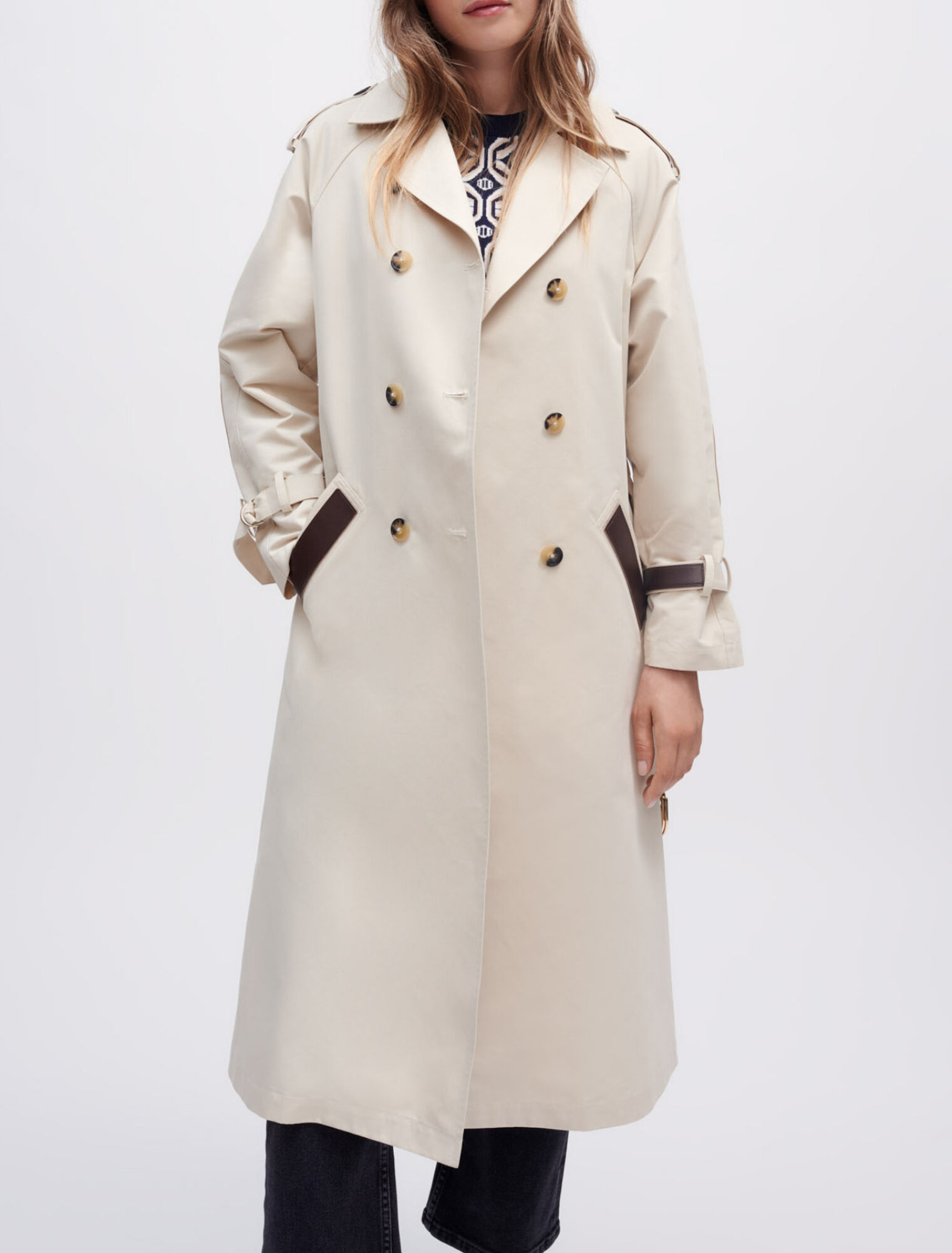 Trench con smock nella parte posteriore