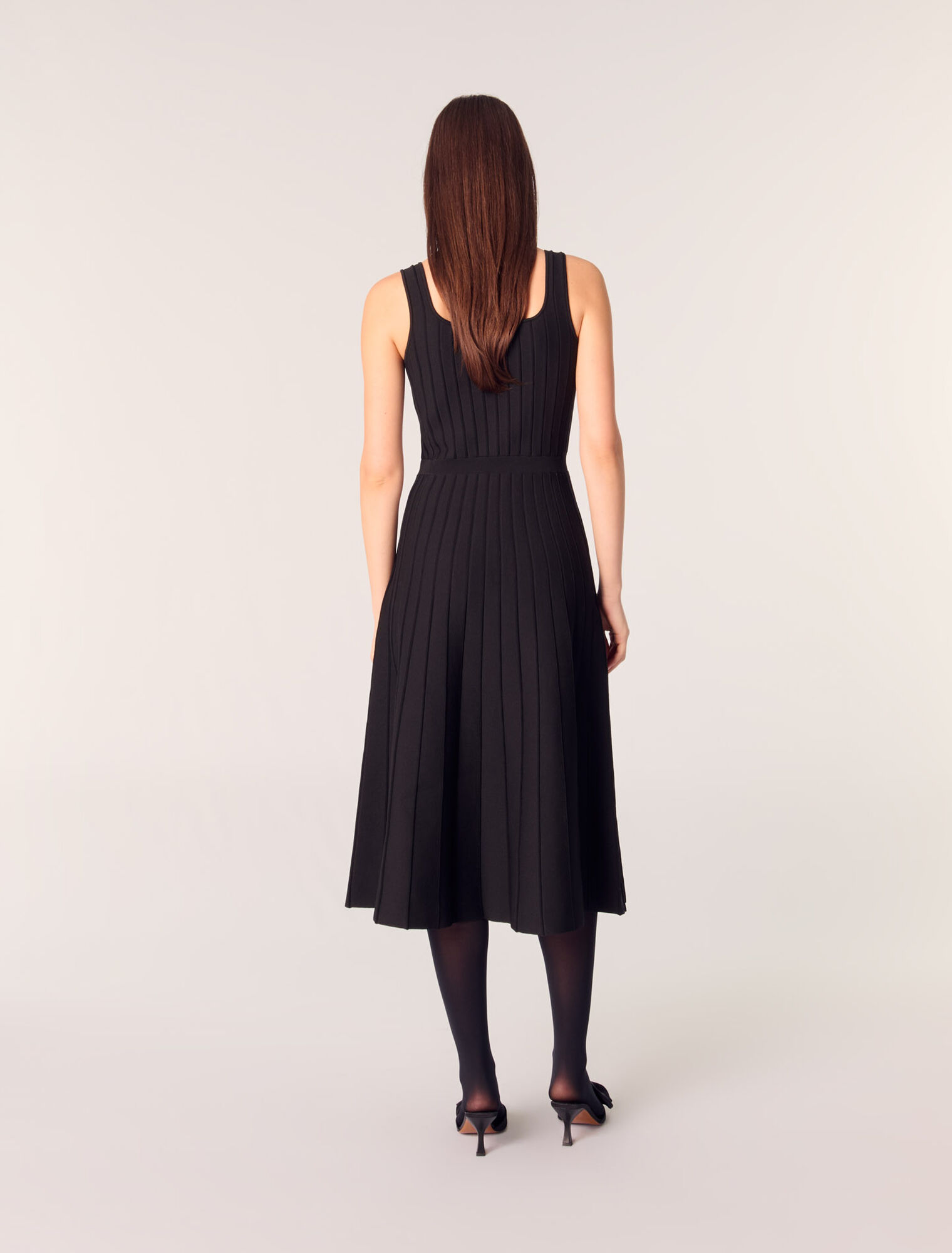 Abito midi in maglia plissettata